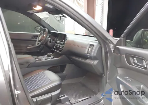 2025 Nissan Pathfinder Rock Creek 4Wd z USA, uszkodzony, nr VIN 5N1DR3BD3SC227804